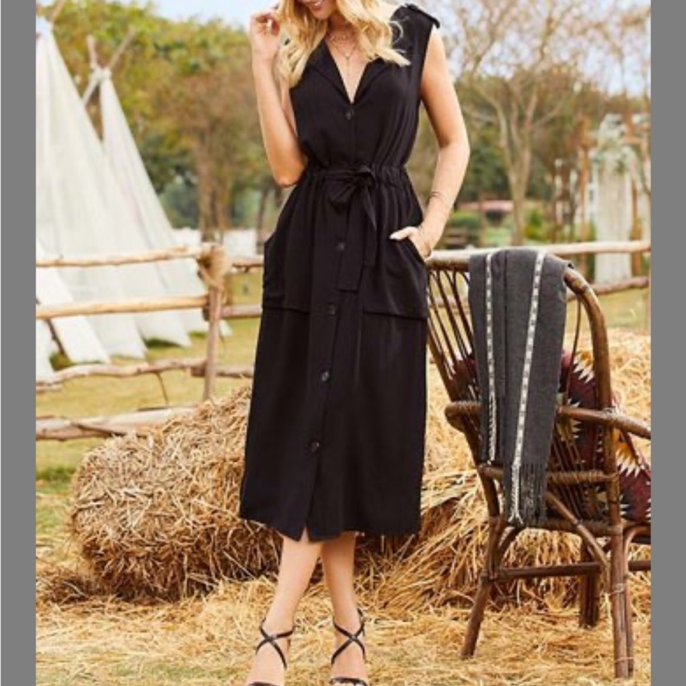 2/$40 Suzanne Betro sleeveless button dress